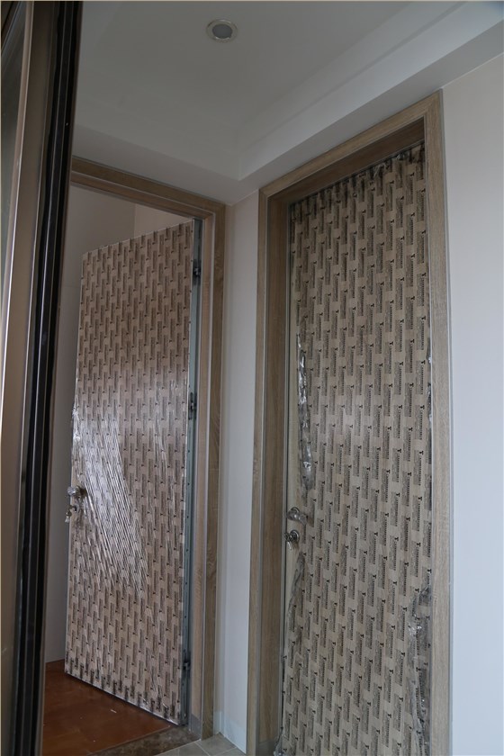 左右手房门安装效果