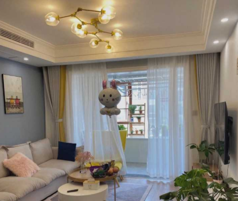 上海家装风格：家装客厅吊灯怎么选择呢？